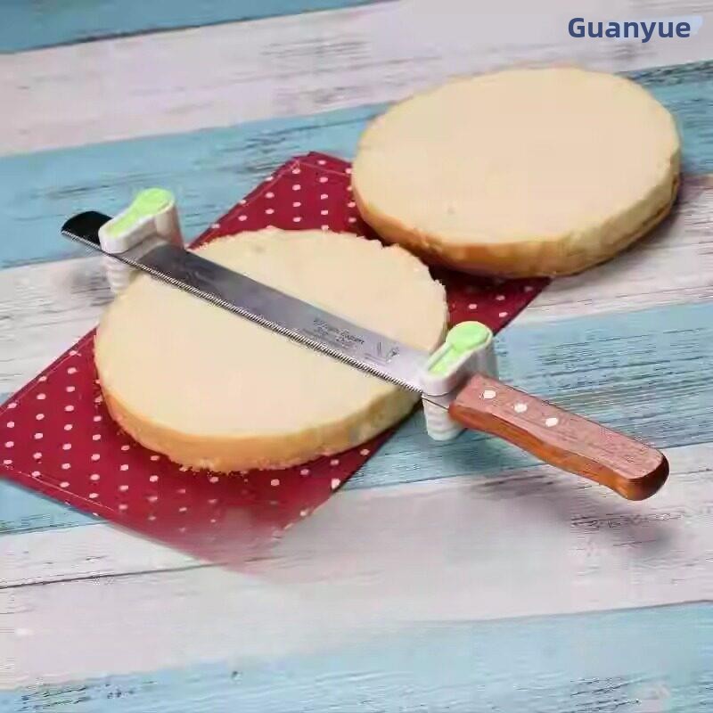Tagliapane Dentellato in Accia - Kitchen Baking Equipment recensione e prezzo